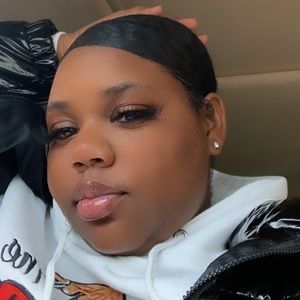 Meet your Posher, Khalea